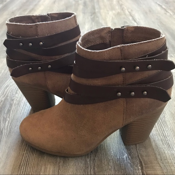 Material Girl Ankle Boots with Buckle Size 7 - Picture 4 of 4